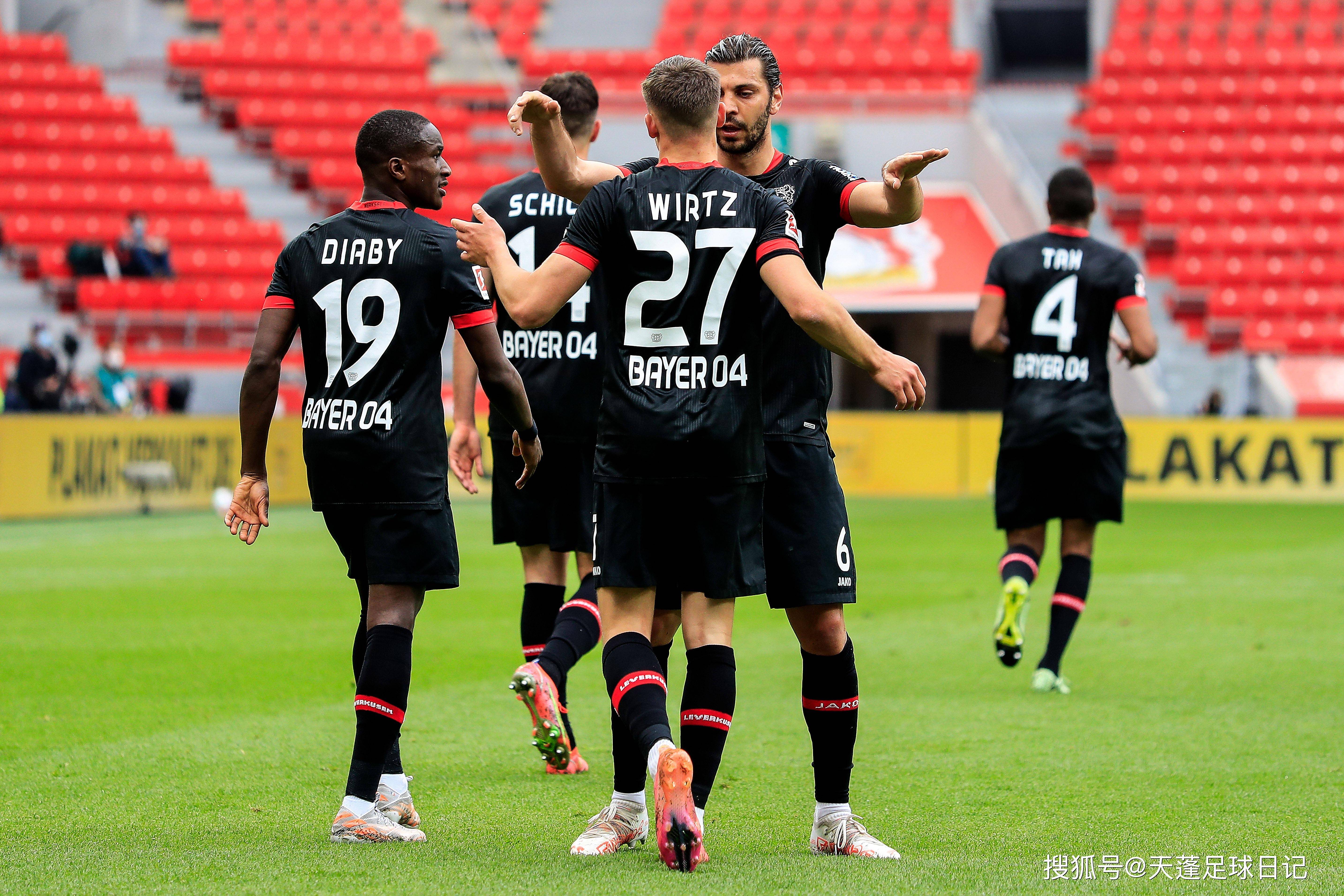 爱游戏官网-集结日德国杯传出新动向；法兰克福迎来里程碑；管理层表态——信心回归；赛程密集仍需轮换的简单介绍-爱游戏官网